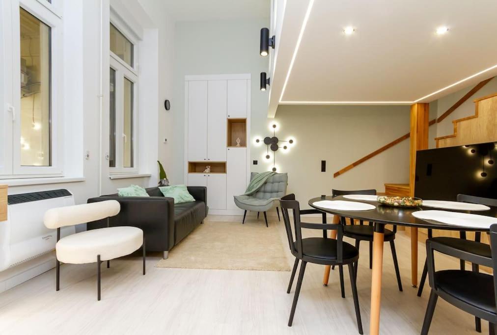 2 Bedroom W Ac Extravagant Gallery Loft By Newave Apartman Budapest