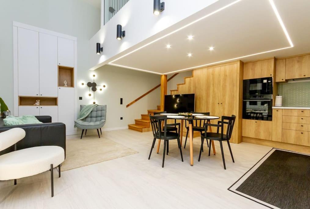 Apartman 2 Bedroom W Ac Extravagant Gallery Loft By Newave